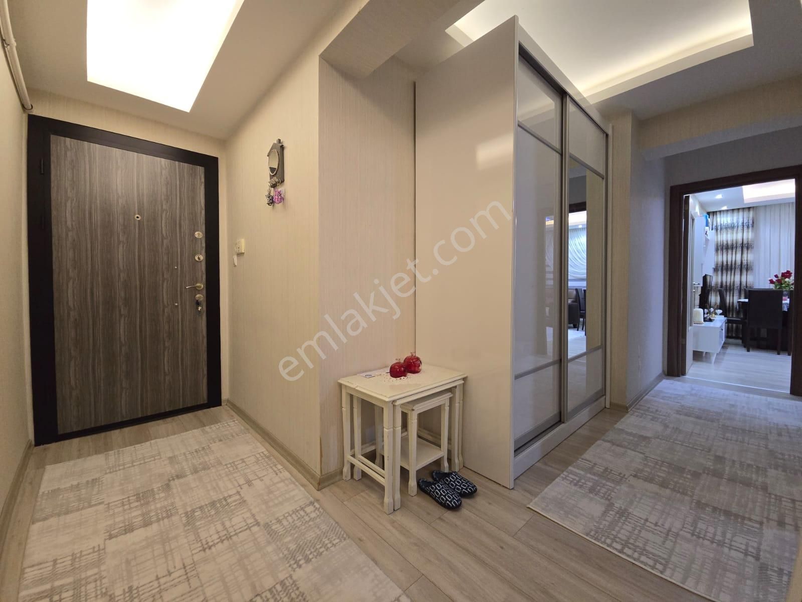 Full Yapılı İskanlı Asansörlü Cadde Yakını Güney Cephe 4+1 Duble - Görsel 8