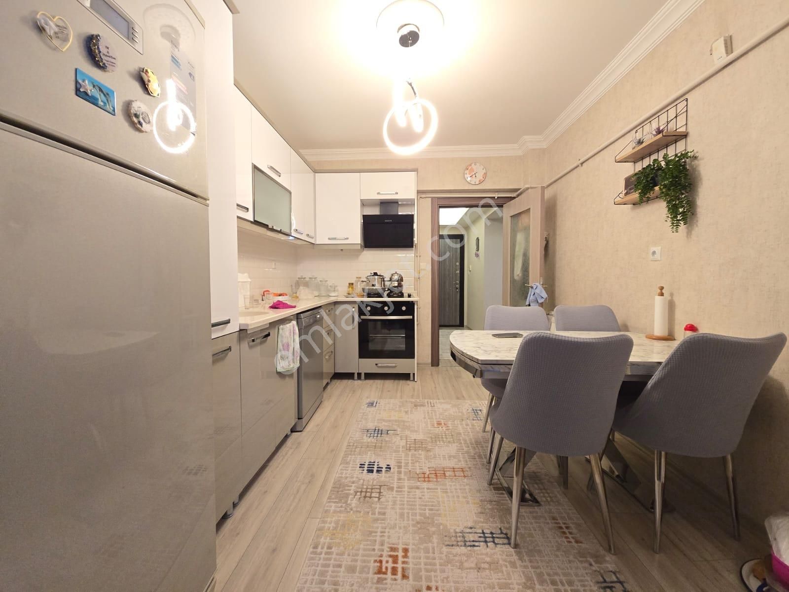 Full Yapılı İskanlı Asansörlü Cadde Yakını Güney Cephe 4+1 Duble - Görsel 3