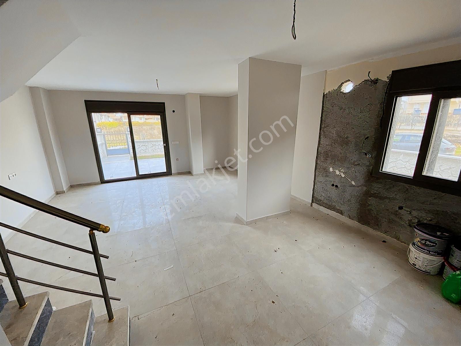 Rw Nefes'ten Plaja 500 Metre Mesafede 4+1 Tripleks Villa - Görsel 15