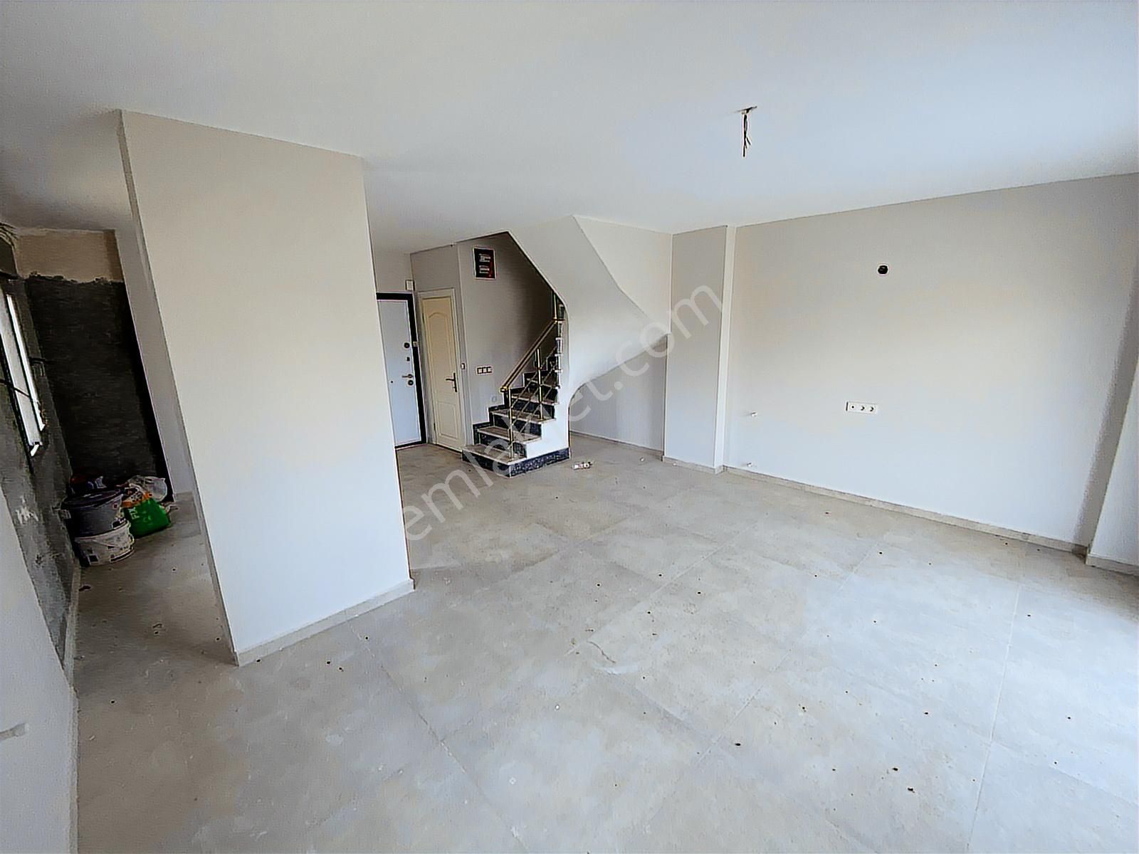 Rw Nefes'ten Plaja 500 Metre Mesafede 4+1 Tripleks Villa - Görsel 4