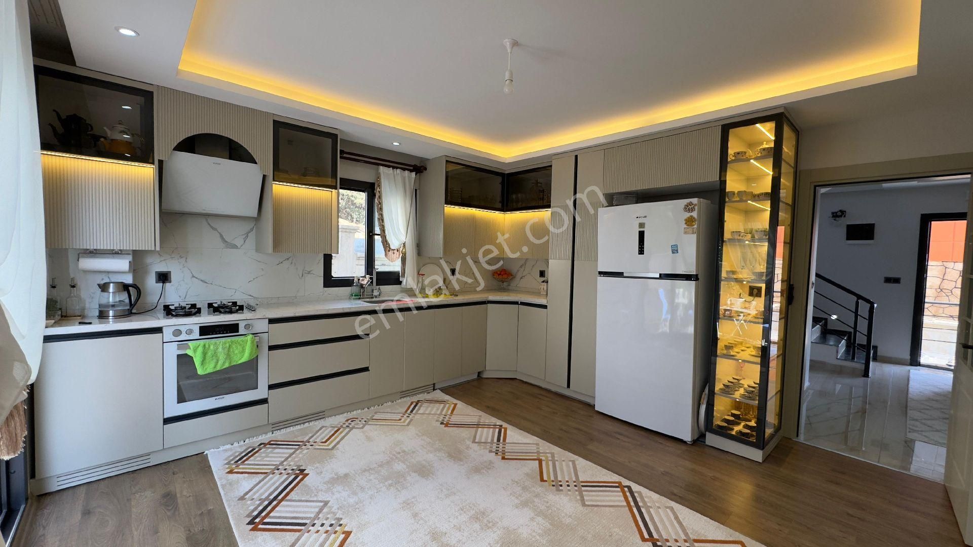 Ra Gayrimenkul Kaleburcu Mh.satılık 4+1 Villa