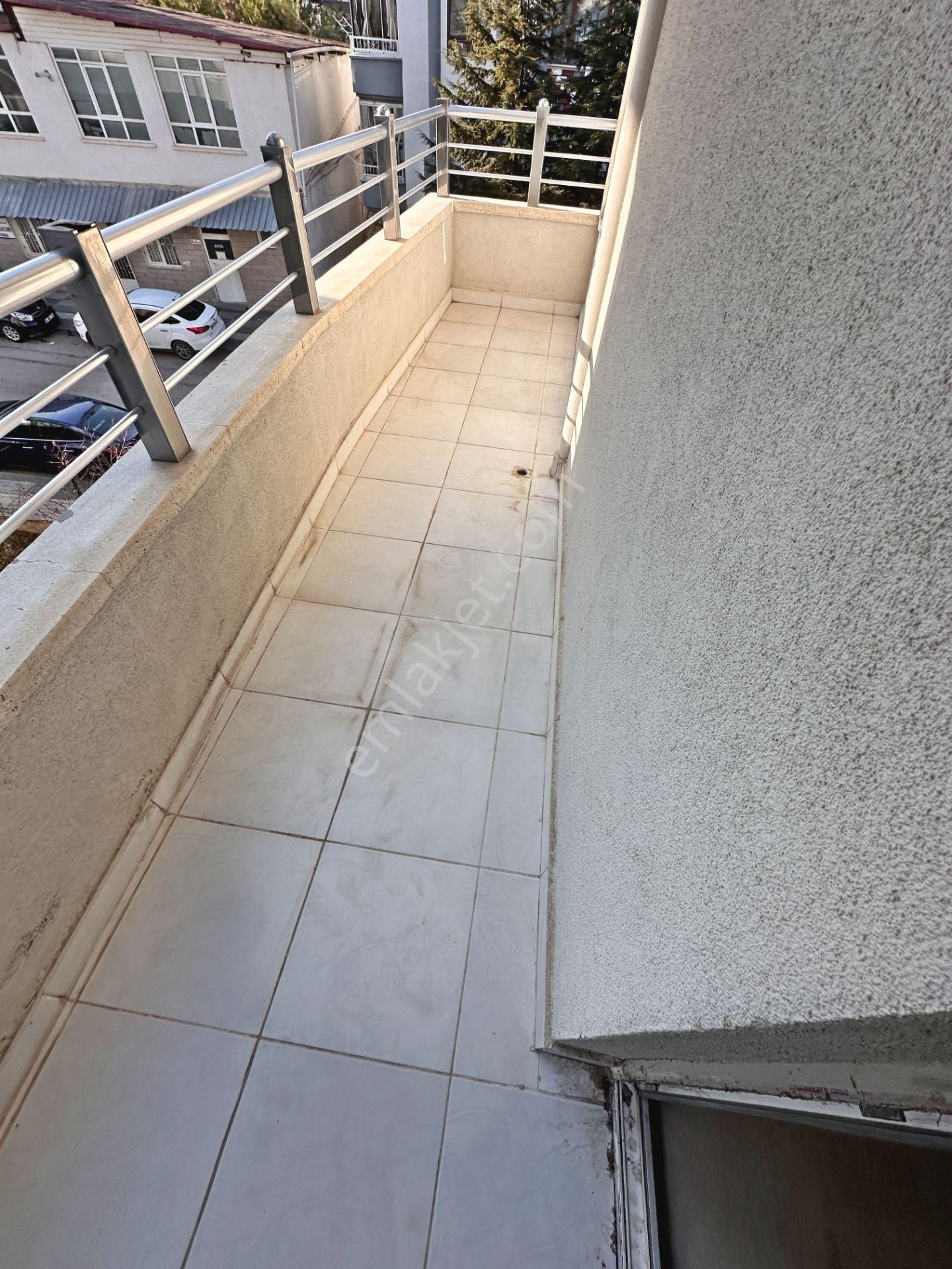 Şahintepe Mahallesi Ara Kat Ön Cephe Asansörlü 3+1 Kiralık Daire - Görsel 15