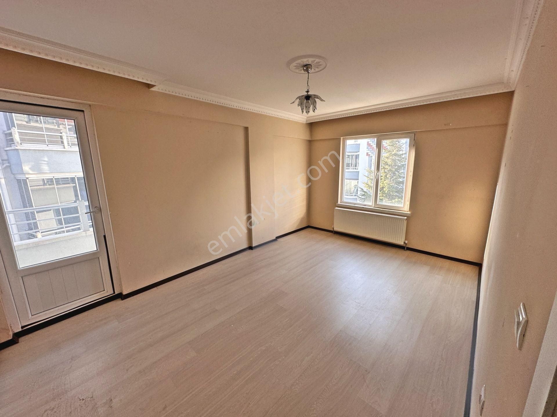 Şahintepe Mahallesi Ara Kat Ön Cephe Asansörlü 3+1 Kiralık Daire - Görsel 13