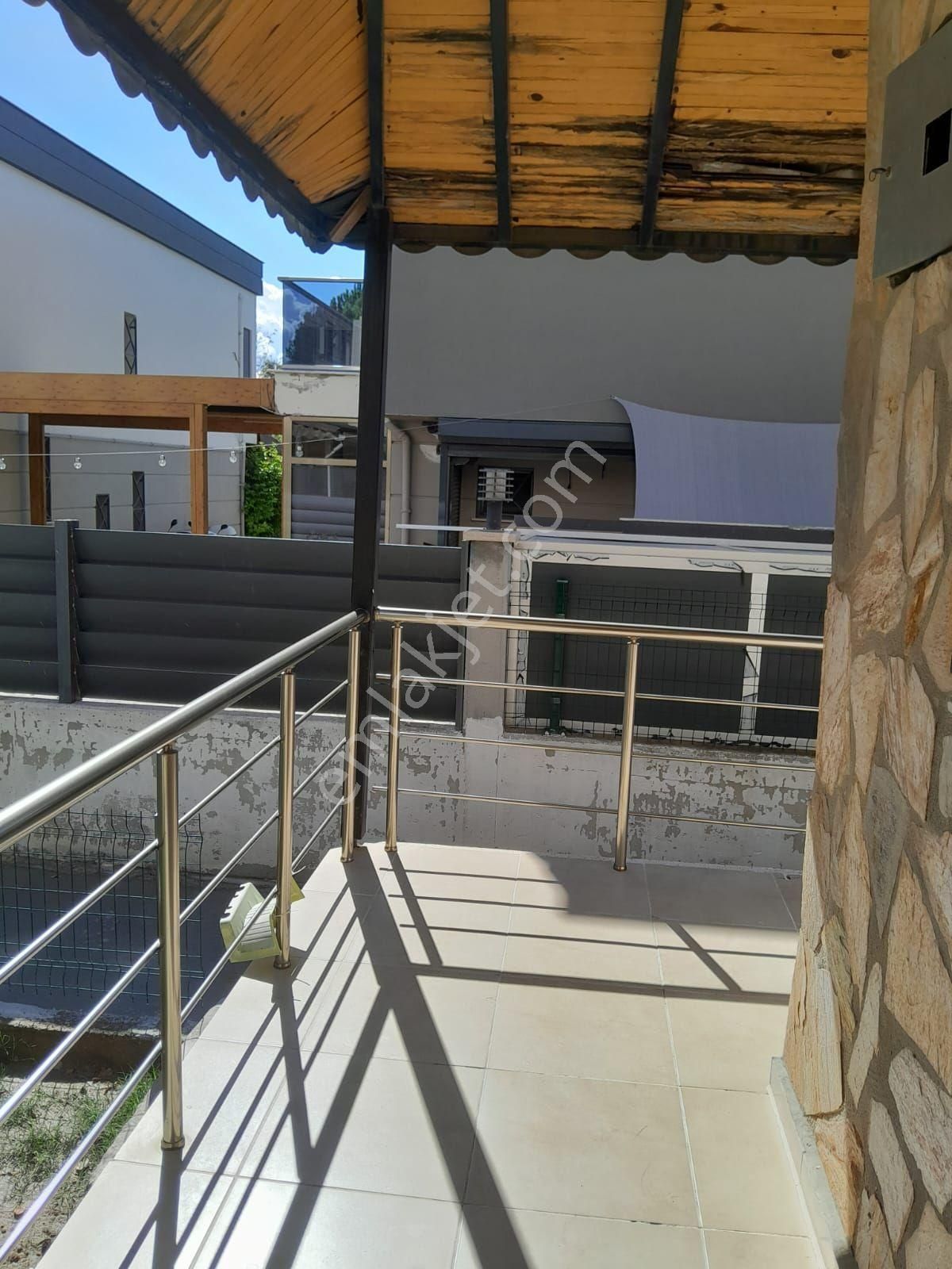 Kuşadası Karaovada Denize Ve Avemelere 500 Mt Mesafede Satılık 4+1 Triplex Villa - Görsel 5