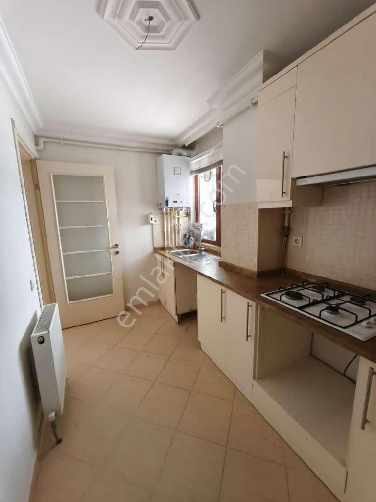 Altıntepe Minibüs Yolunda Bahçe Teras Kullanımlı 2+1