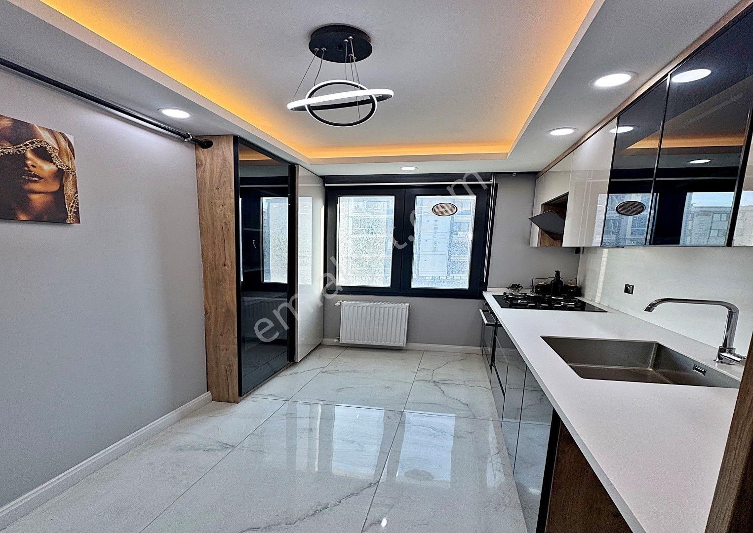 Metrobüs 10 Dk Sıfır Site İçi Geniş Güvenlikli Satılık 2+1 Daire - Görsel 4