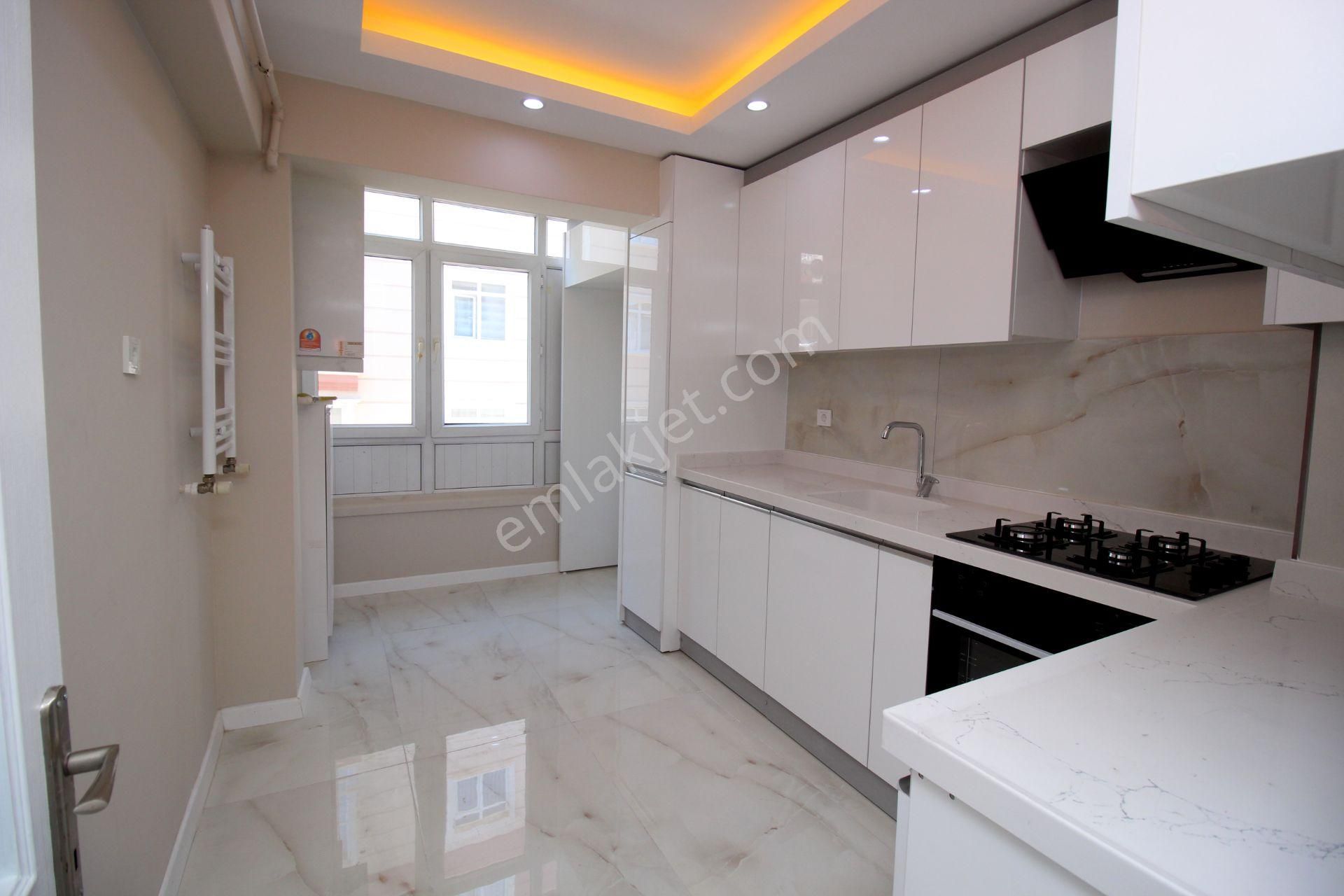 Emre Emlak'tan 30 Ağustos'da Arakat Full Yapılı 3+1 Satılık Daire - Görsel 3