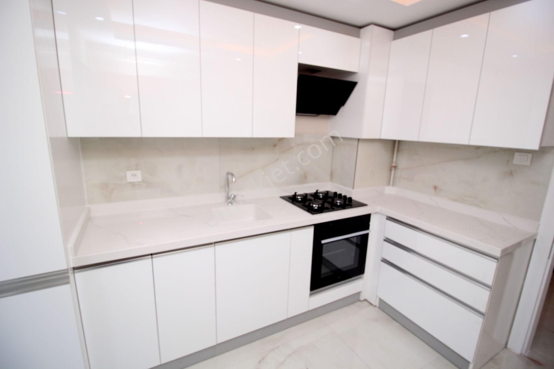 Emre Emlak'tan 30 Ağustos'da Arakat Full Yapılı 3+1 Satılık Daire - Görsel 4