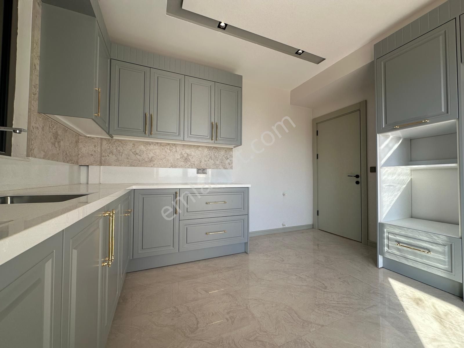 Kepez'de Ultra Lüks Havuzlu Spor Salonlu Satılık Daireler