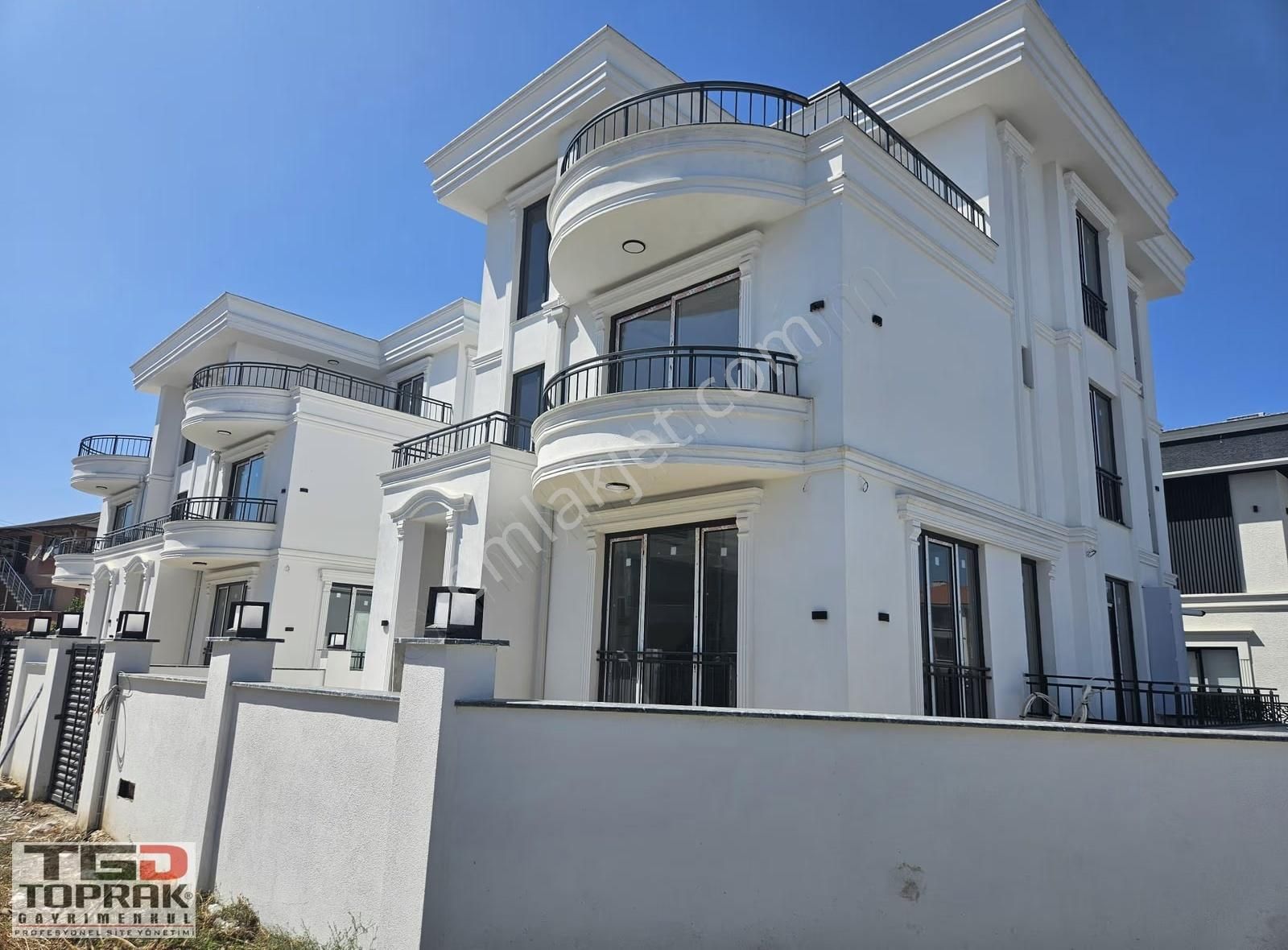 Yazlıkta Müstakil 6+1 Satılık Sıfır Villa