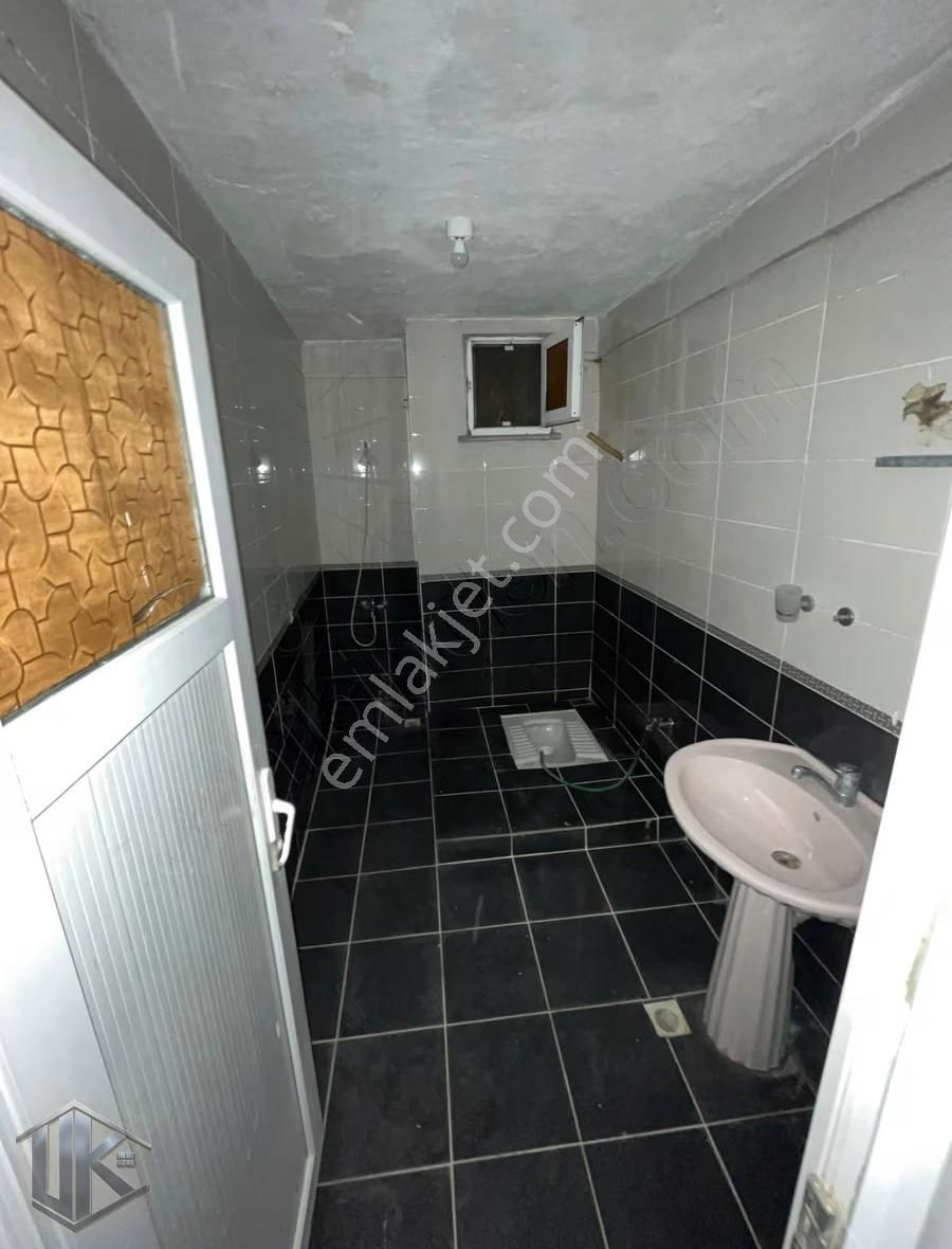 Satılık | Uğur Gayrimenkul'den Karayollarında 1+1 Ara Kat Daire - Görsel 2