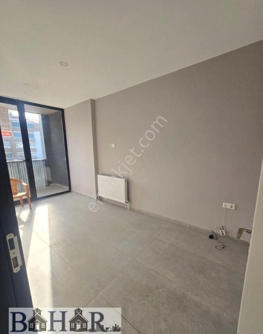 Tekirdağ Atatürk Mah 2 Oda Yola Cepheli Satılık Ofis - Görsel 3