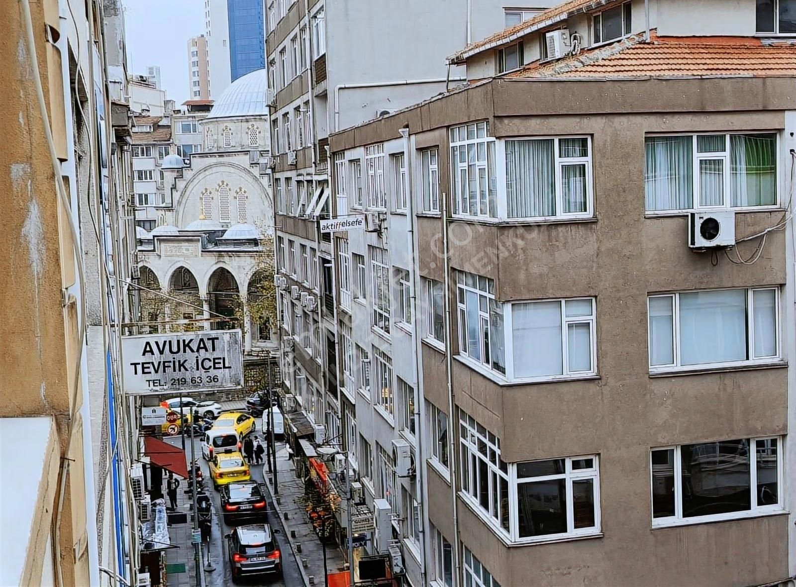 Şişli'de Eşyalı , Metro 3 Dk., Kiralık 1+1 Daire!depozito Yok!!. - Görsel 32