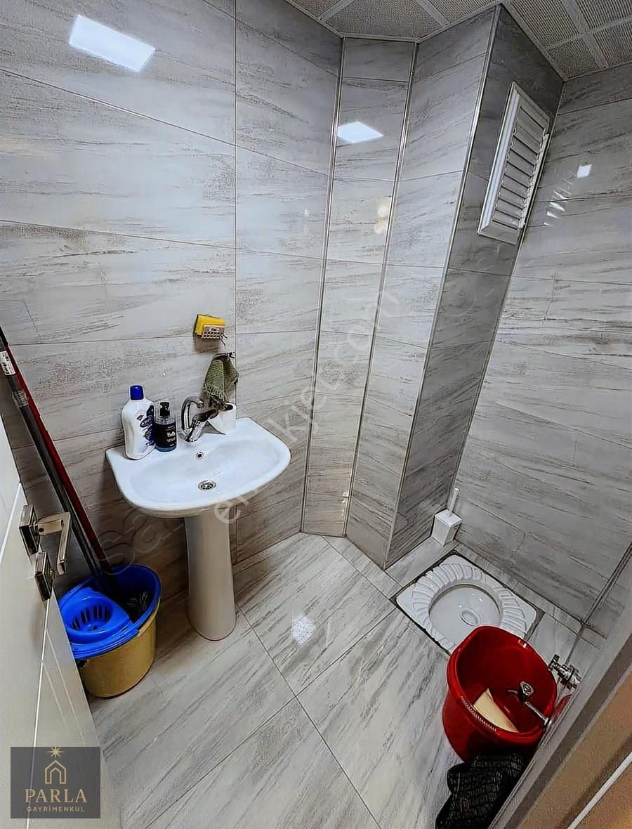 Yenikent Melih Gökcek B. Üzeri 4+1/1.kat/180m2 Acill Satılık - Görsel 8