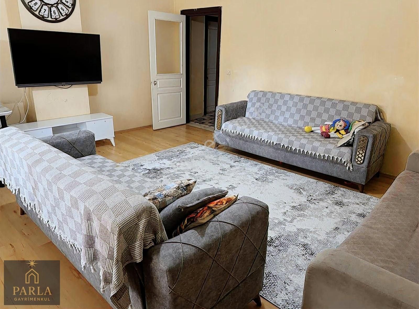 Parla Emlak'tan Piyade Mah. 2+1 / Kot 1 / 95m2 - Görsel 9