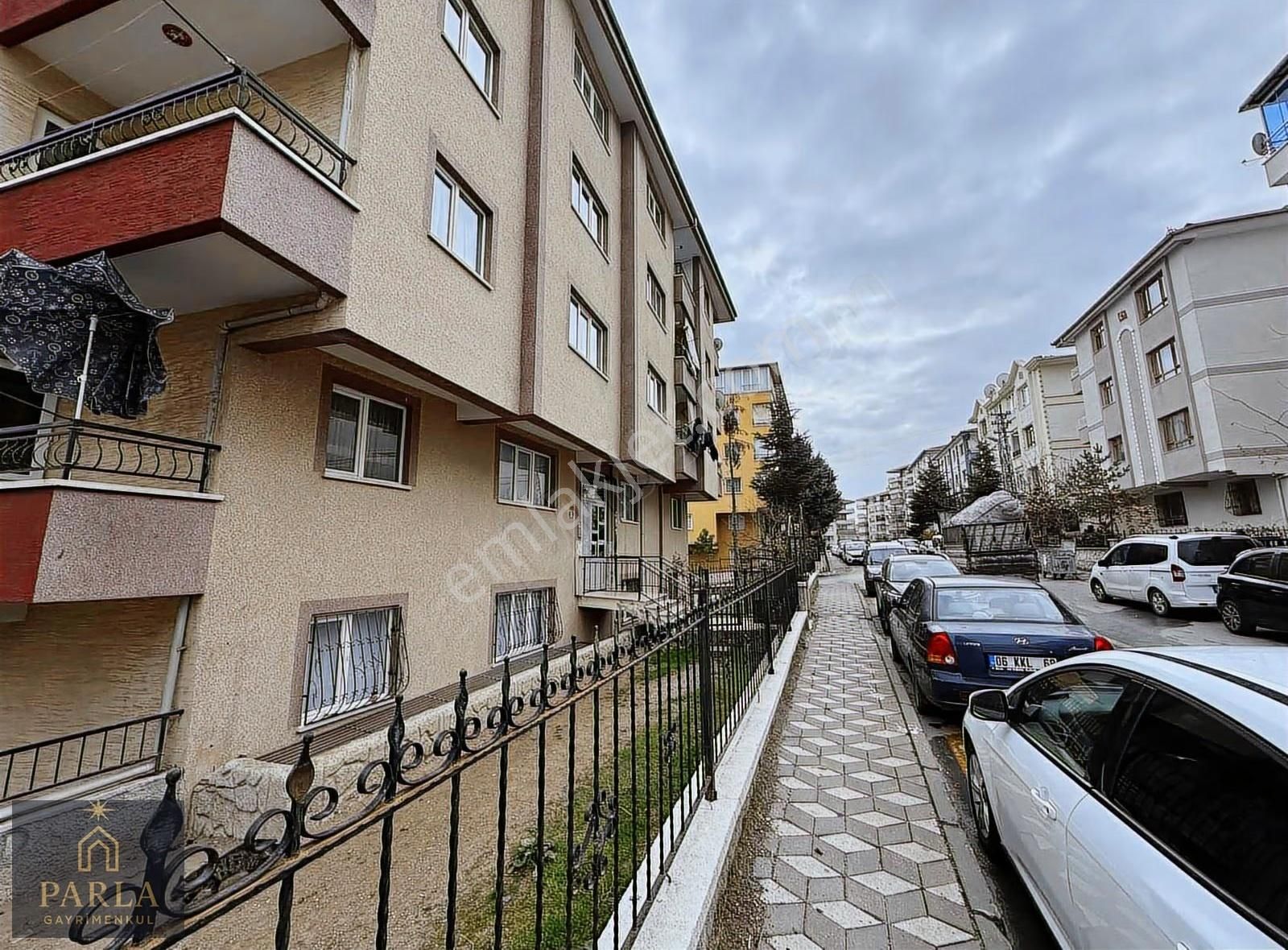 Parla Emlak'tan Piyade Mah. 2+1 / Kot 1 / 95m2 - Görsel 8