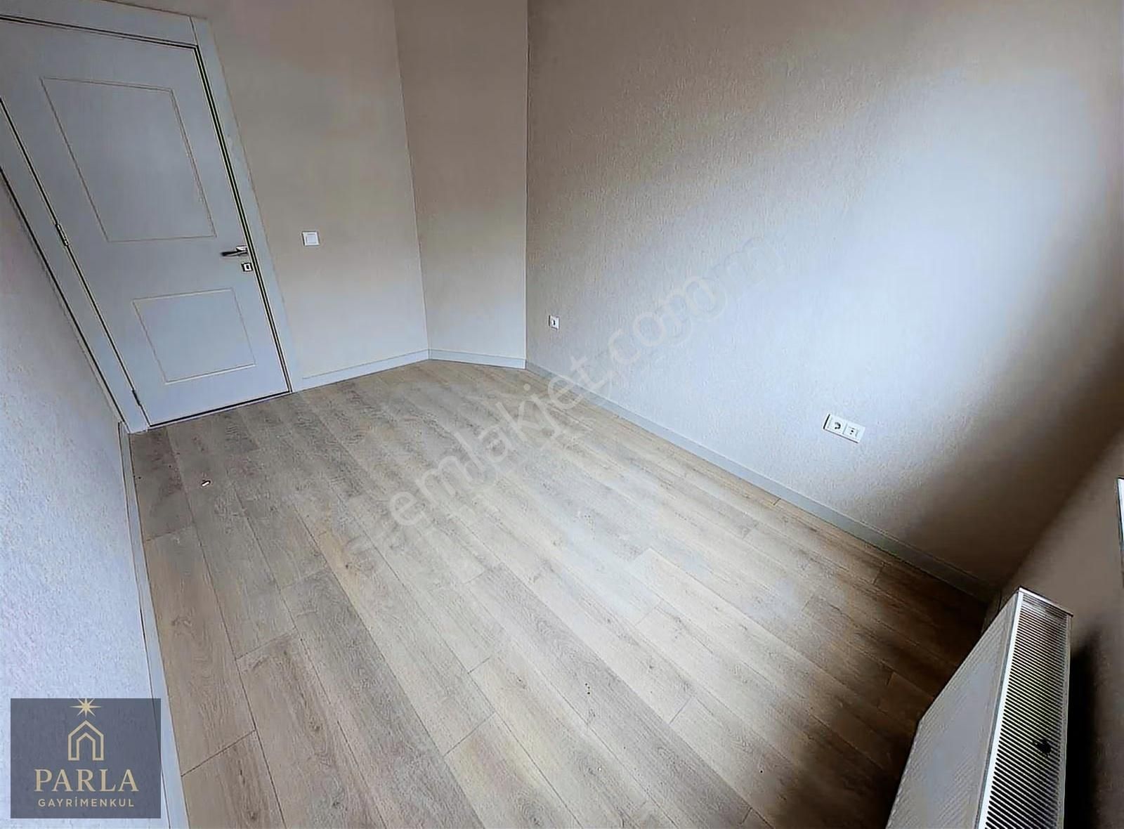 Parla Emlak'tan Saraycık Asm 500 Evler 1.kat/4+1/150m2 - Görsel 4