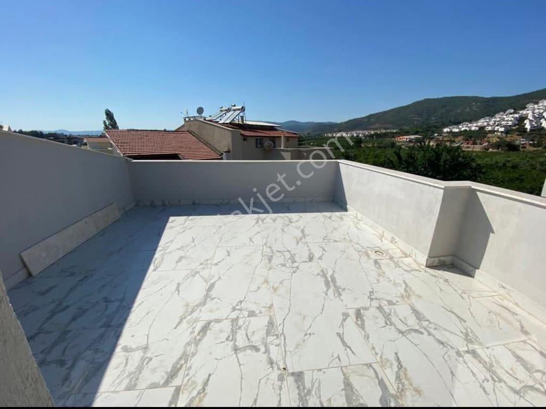 Gökçenden Ortamahallede Denize 300 Metre 3+1 Tripleks Villa - Görsel 8