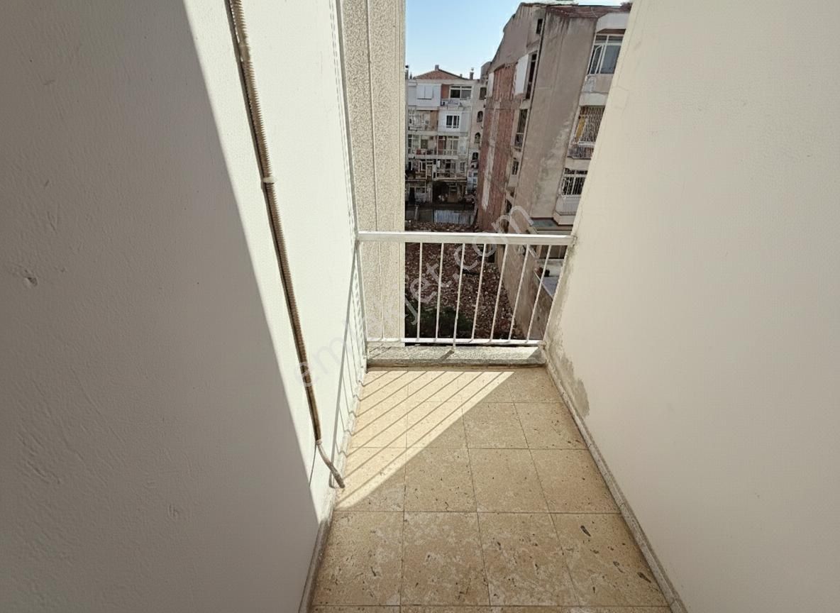 Otoparklı, Asansörlü, 3 Balkonlu 3+1 Satılık Daire | Karşıyaka - Görsel 17