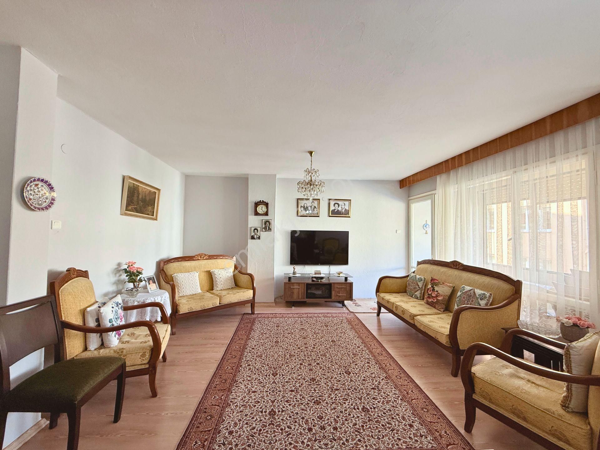 Otoparklı, Asansörlü, 3 Balkonlu 3+1 Satılık Daire | Karşıyaka - Görsel 5