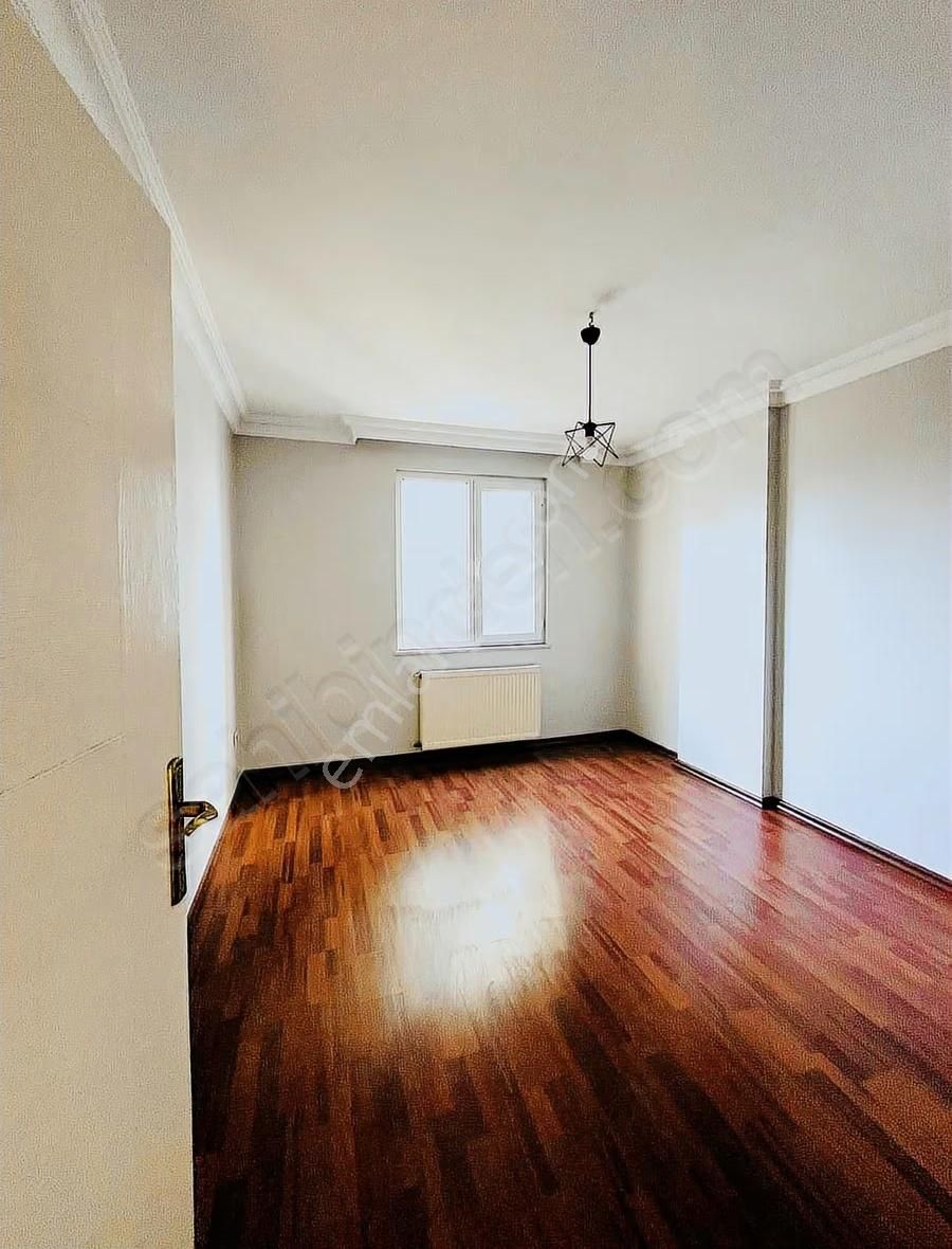 Merkezi Lokasyonda Geniş Kullanımlı Balkonlu Kiralık 3+1 Daire - Görsel 26