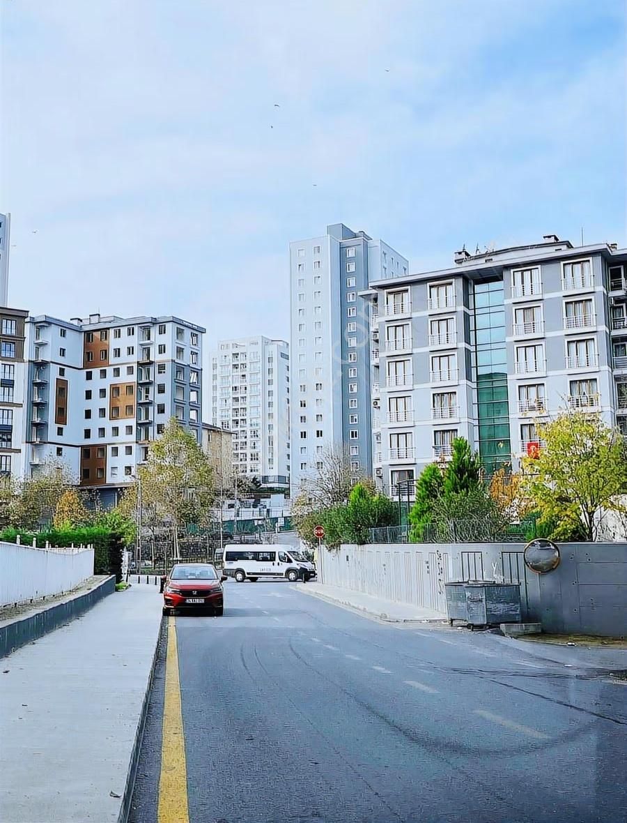 Merkezi Lokasyonda Geniş Kullanımlı Balkonlu Kiralık 3+1 Daire - Görsel 3