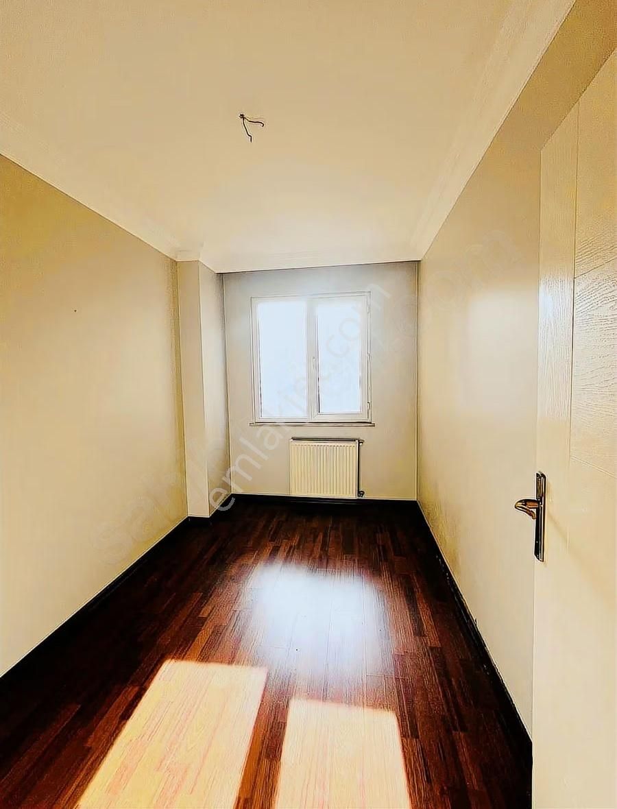 Merkezi Lokasyonda Geniş Kullanımlı Balkonlu Kiralık 3+1 Daire - Görsel 16