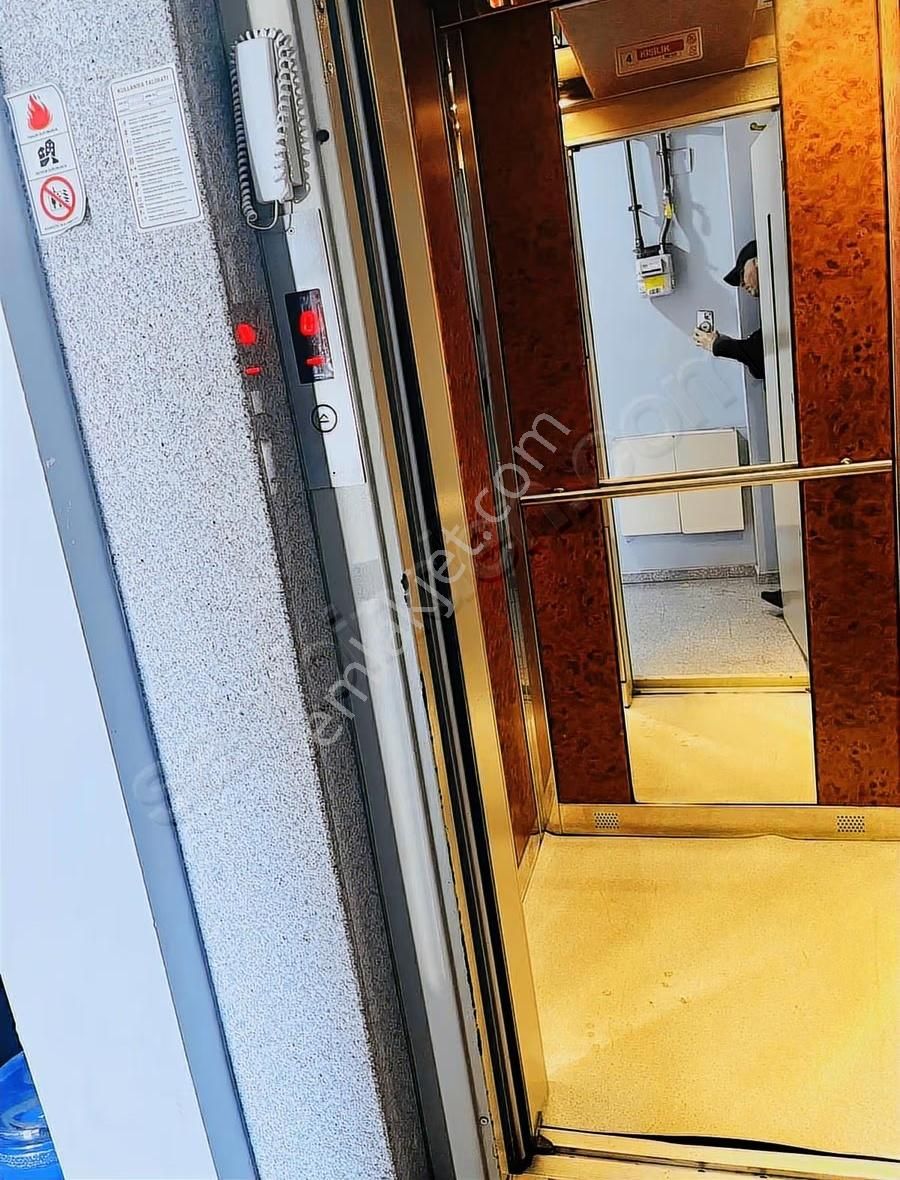 Merkezi Lokasyonda Geniş Kullanımlı Balkonlu Kiralık 3+1 Daire - Görsel 8