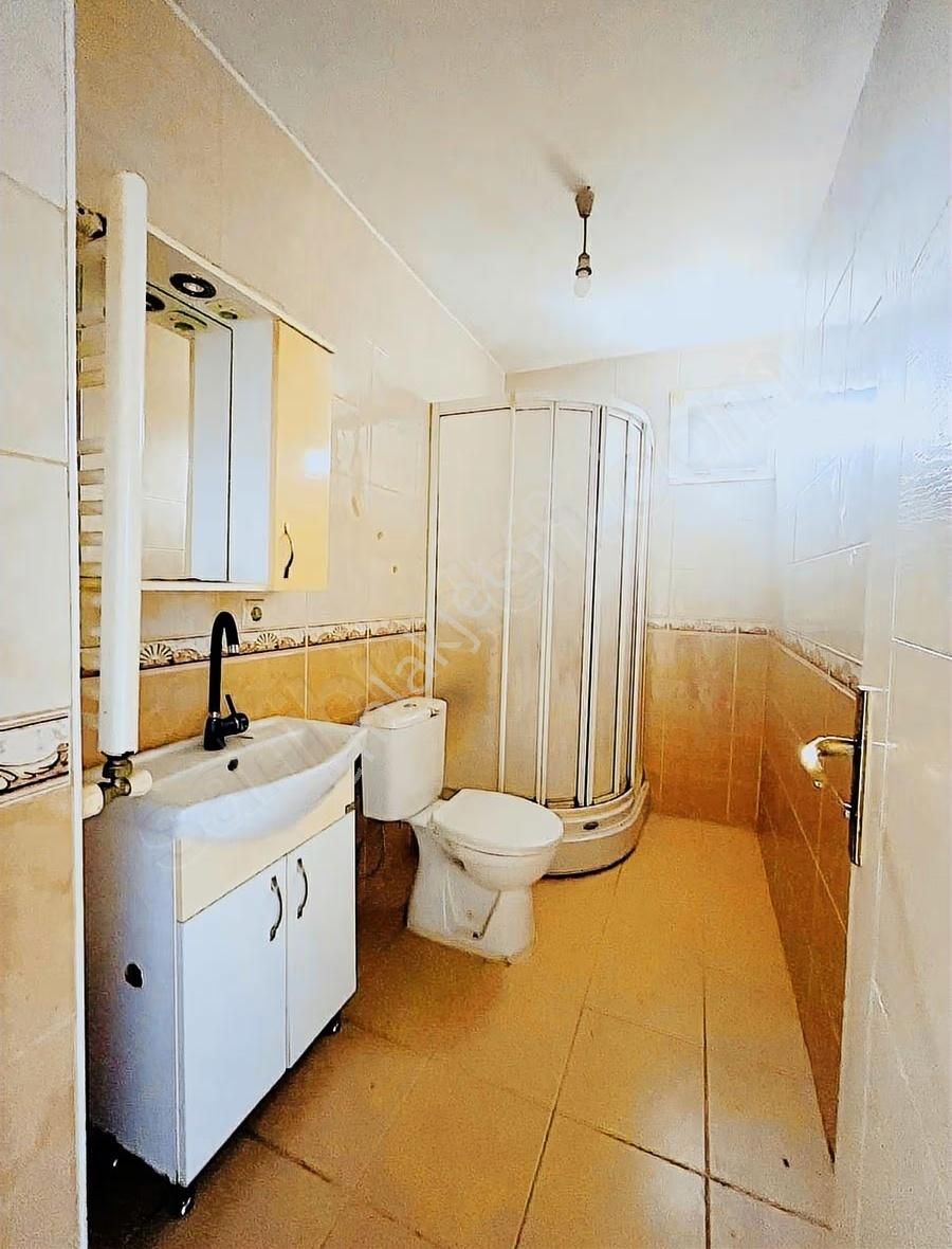 Merkezi Lokasyonda Geniş Kullanımlı Balkonlu Kiralık 3+1 Daire - Görsel 25
