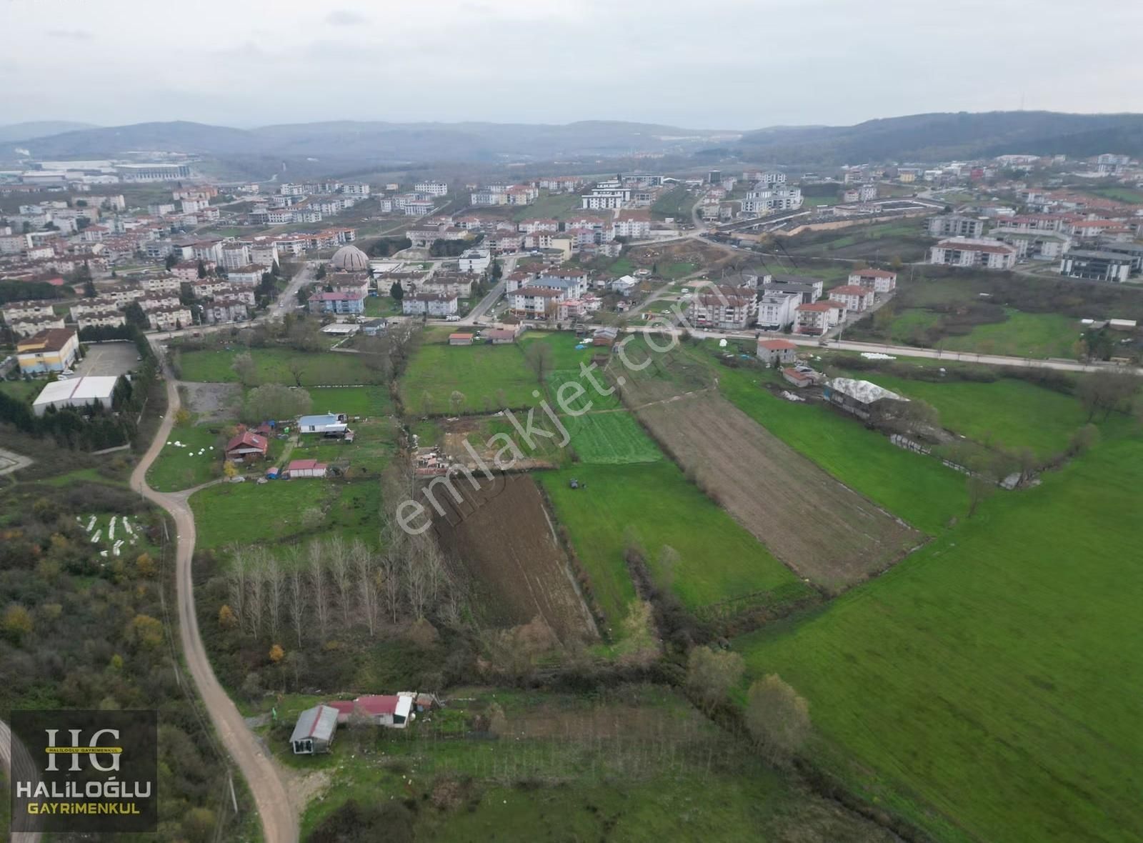 İlçe Merkezinin Ortasında 1400m2 Yatırıma Çok Uygun Tarla - Görsel 10