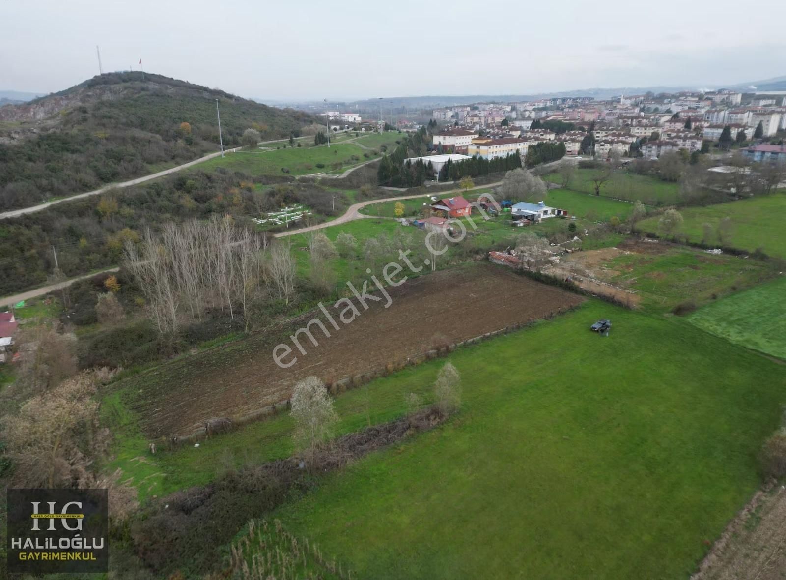 İlçe Merkezinin Ortasında 1400m2 Yatırıma Çok Uygun Tarla - Görsel 11