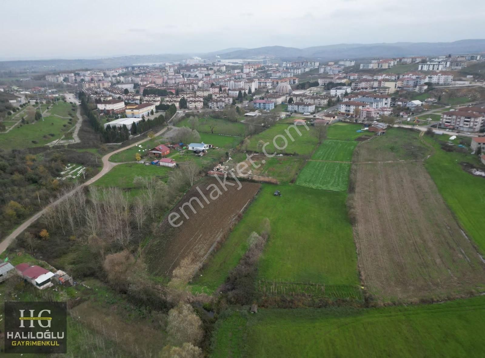İlçe Merkezinin Ortasında 1400m2 Yatırıma Çok Uygun Tarla - Görsel 14