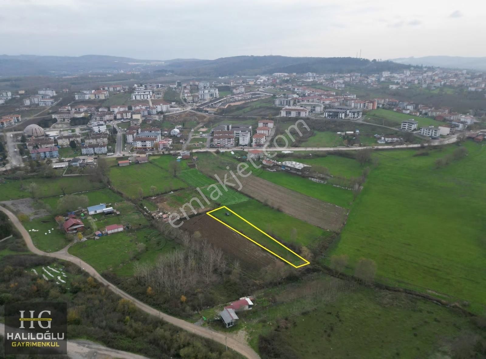 İlçe Merkezinin Ortasında 1400m2 Yatırıma Çok Uygun Tarla - Görsel 9
