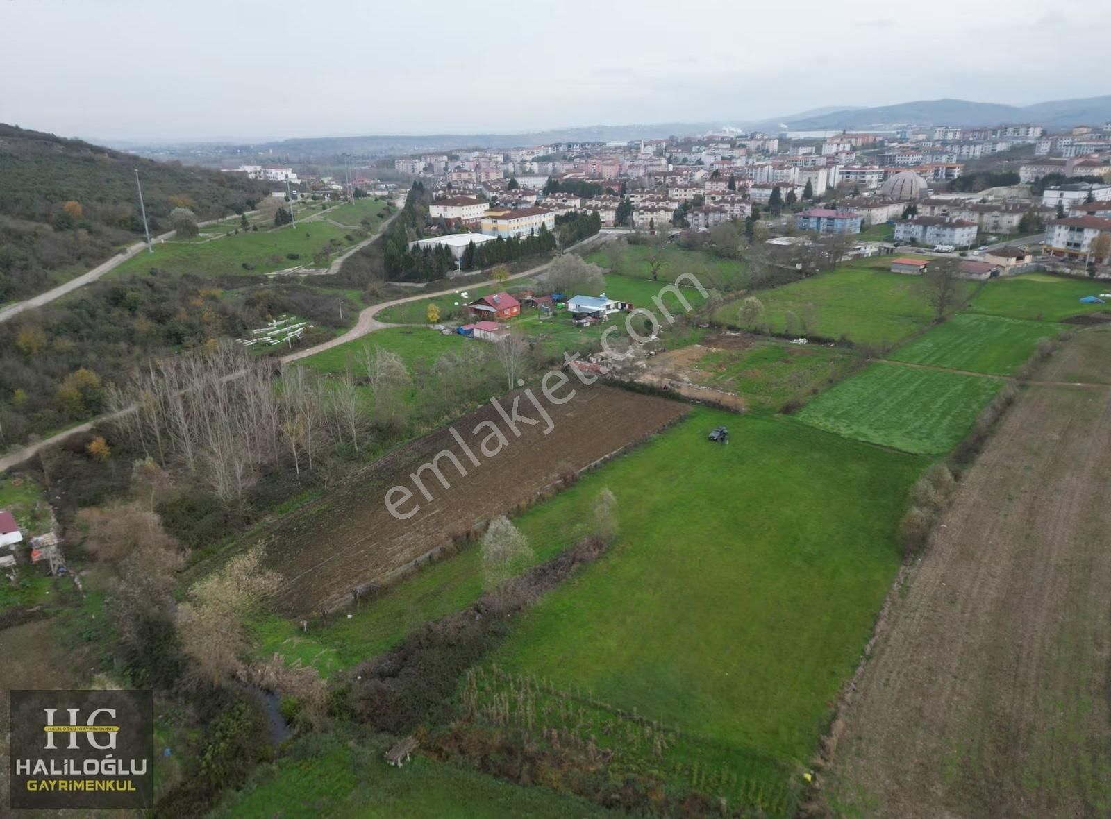 İlçe Merkezinin Ortasında 1400m2 Yatırıma Çok Uygun Tarla - Görsel 12