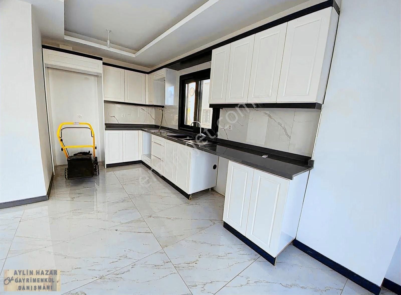 Urla Kalabak'ta Satılık 4+1 Tripleks Villa - Görsel 13