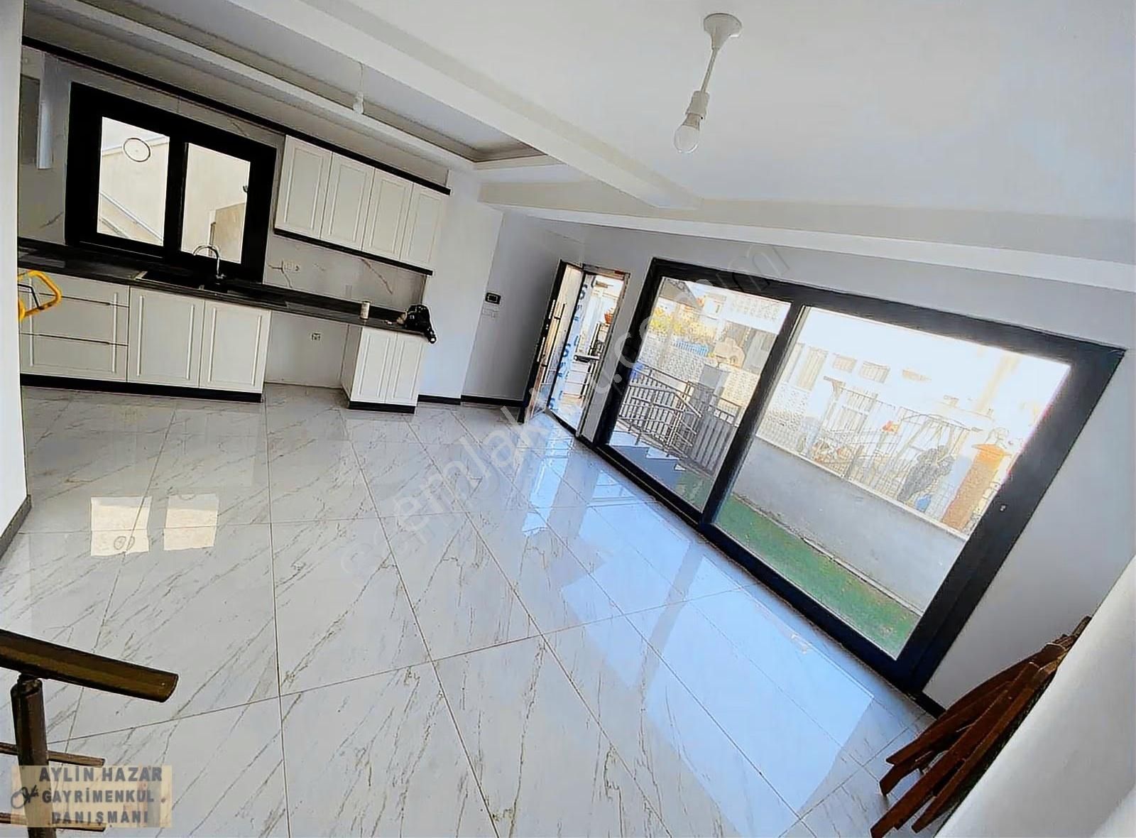 Urla Kalabak'ta Satılık 4+1 Tripleks Villa - Görsel 12