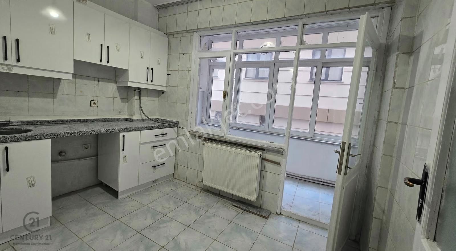 Metrobüse 5 Dakika Balkonlu 2+1 Geniş Daire - Görsel 14