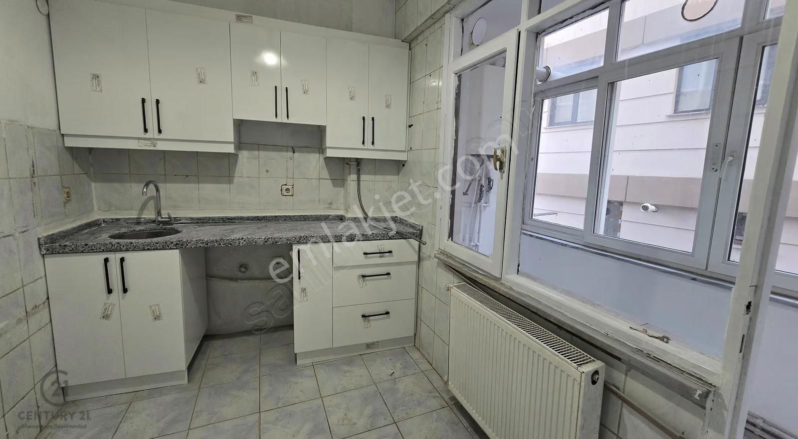 Metrobüse 5 Dakika Balkonlu 2+1 Geniş Daire - Görsel 2