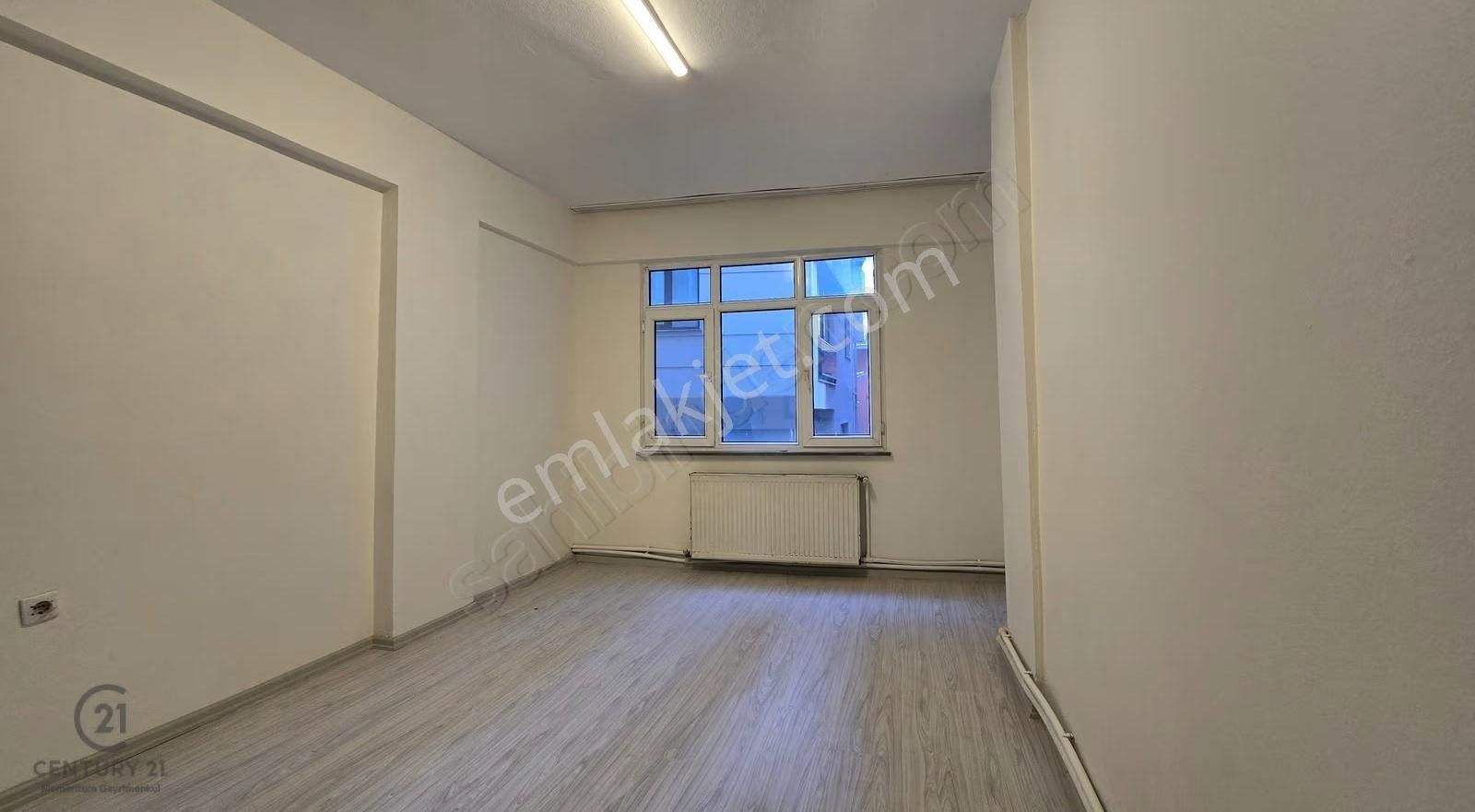 Metrobüse 5 Dakika Balkonlu 2+1 Geniş Daire - Görsel 33