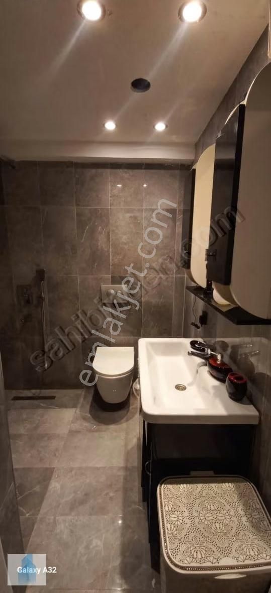 Bağcılar Merkez De Satılık 3+1,130m2 Lüks Daire +teras Ve Kiler - Görsel 32