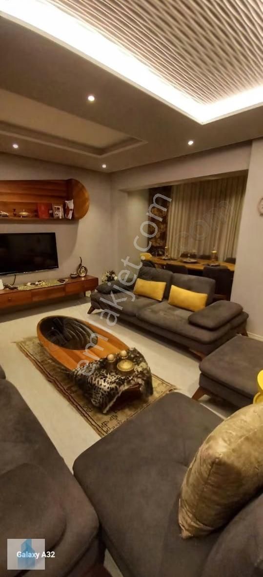 Bağcılar Merkez De Satılık 3+1,130m2 Lüks Daire +teras Ve Kiler - Görsel 17