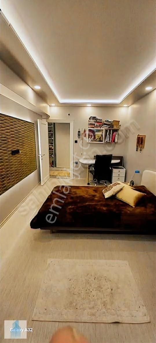 Bağcılar Merkez De Satılık 3+1,130m2 Lüks Daire +teras Ve Kiler - Görsel 23