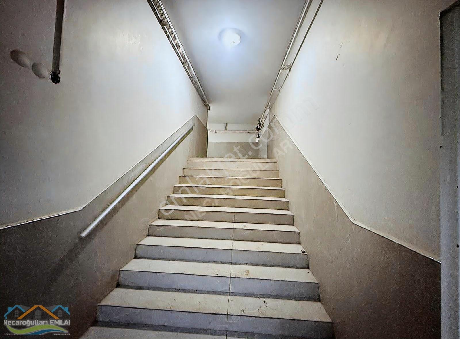 Necaroğullarından Dubleks 5+1 Ve 120m2 Teraslı Daire - Görsel 29
