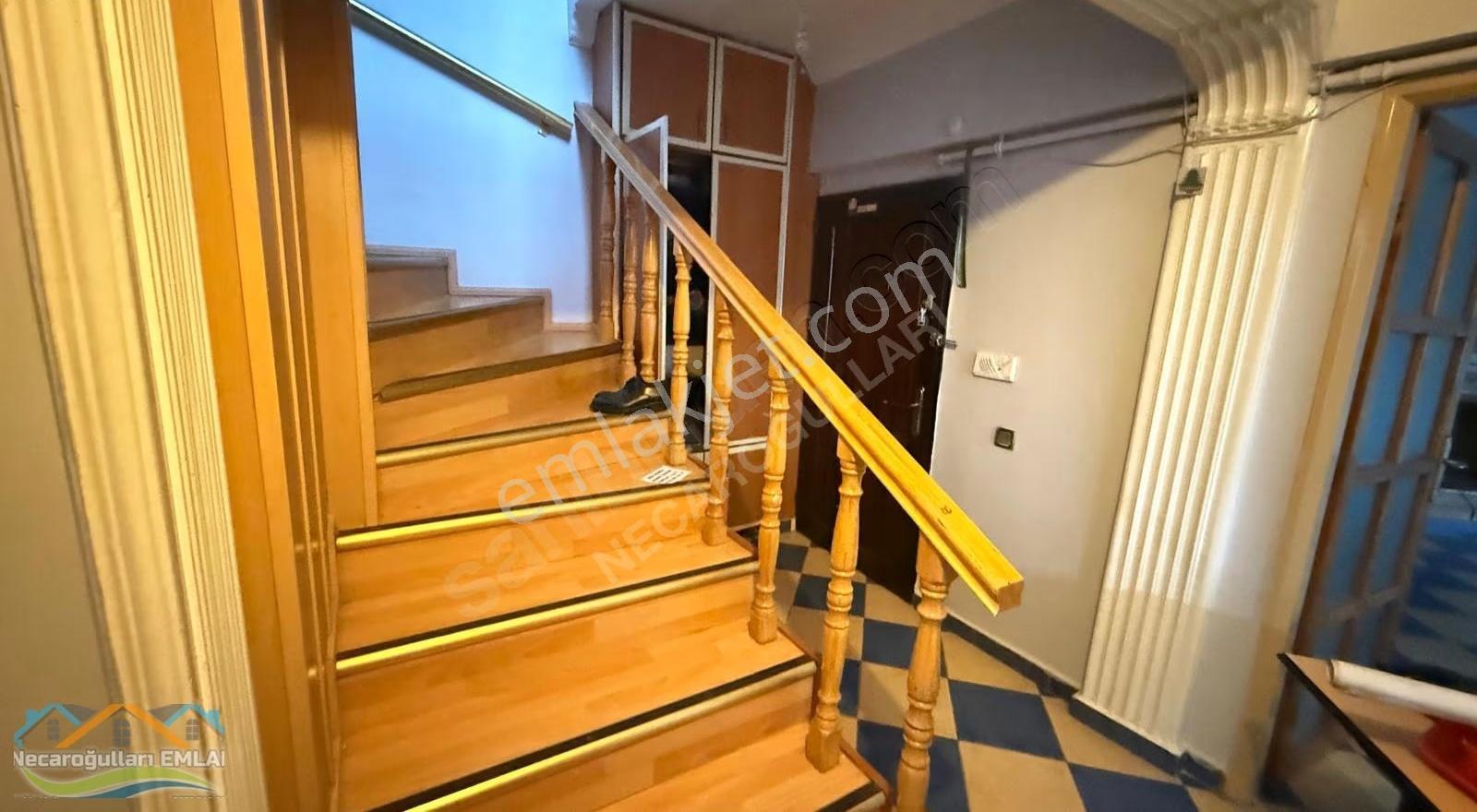 Necaroğullarından Dubleks 5+1 Ve 120m2 Teraslı Daire - Görsel 13