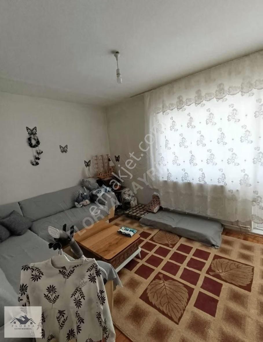 Florya Gayrimenkulden Satılık 2+1 Daire
