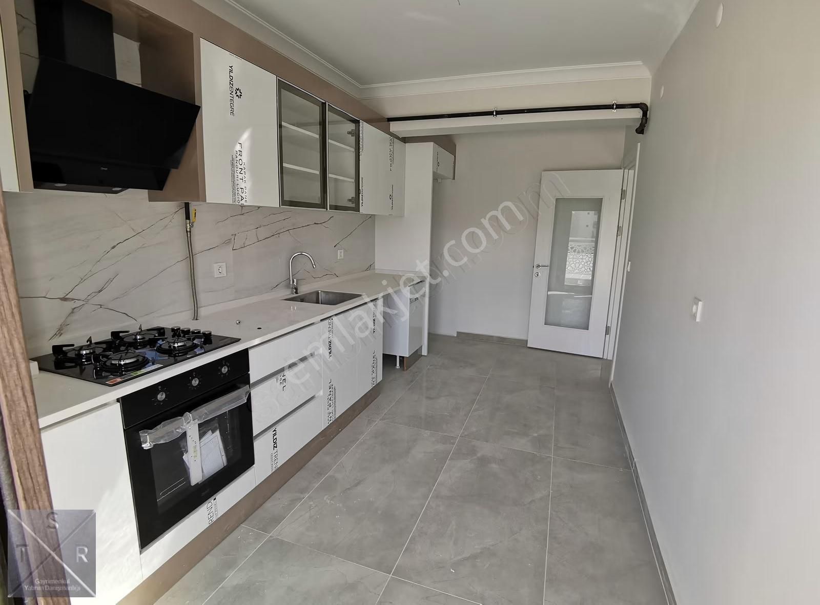 Koyundere Merkezde Kiralık Doğalgazlı Büyük 3+1 Köşe Daire - Görsel 22