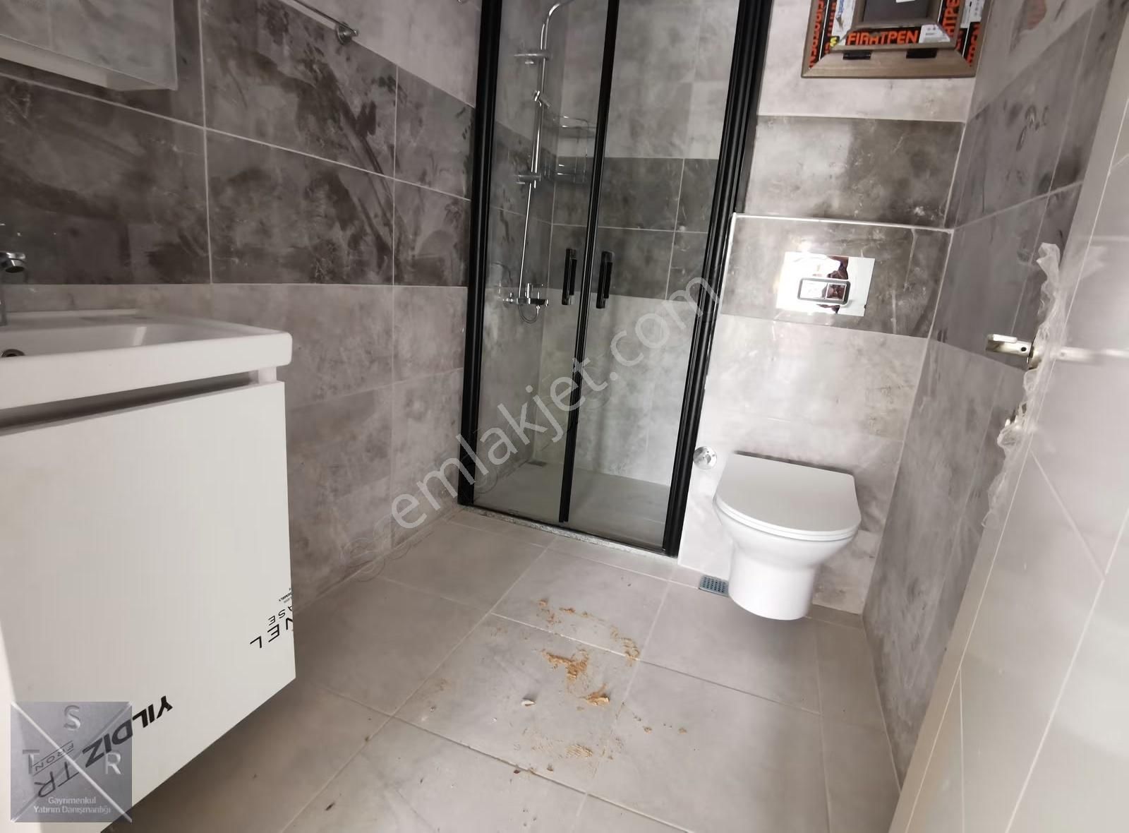 Koyundere Merkezde Kiralık Doğalgazlı Büyük 3+1 Köşe Daire - Görsel 3