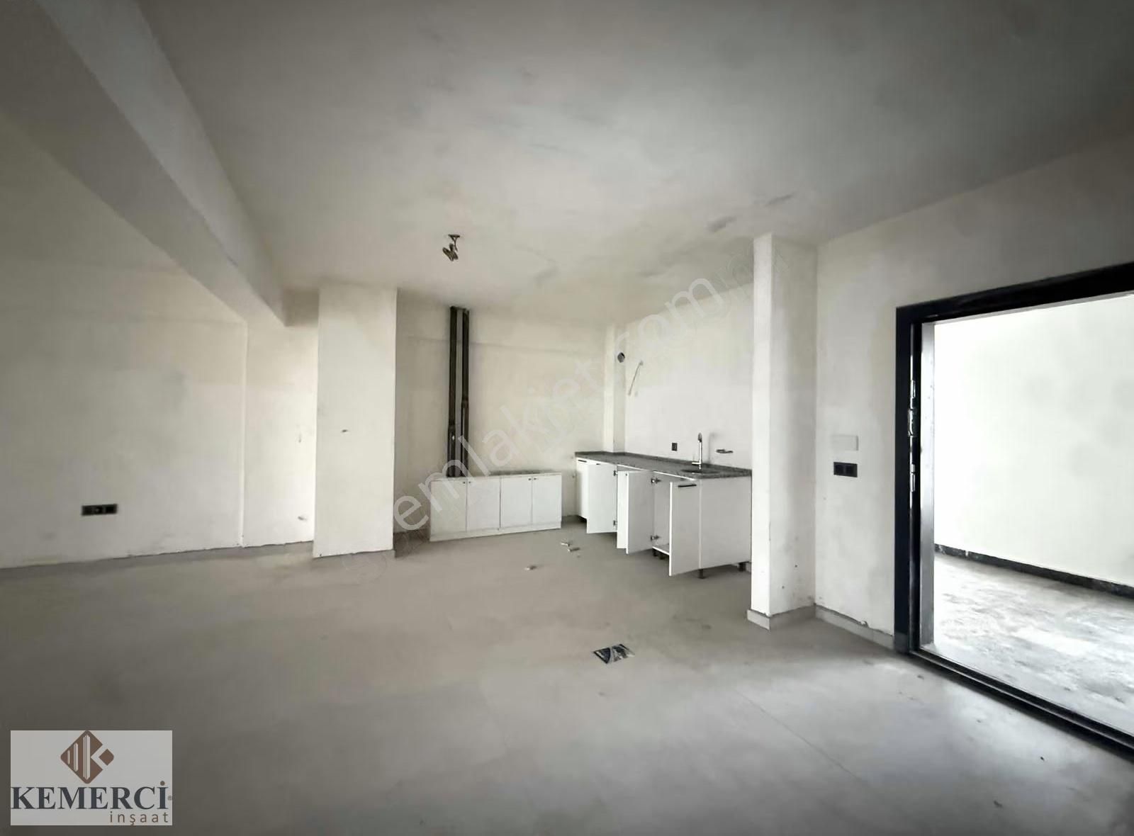 Kemerci'den Koncenter İş Merkezinde Kiralık Cadde Cephe Ofis - Görsel 7