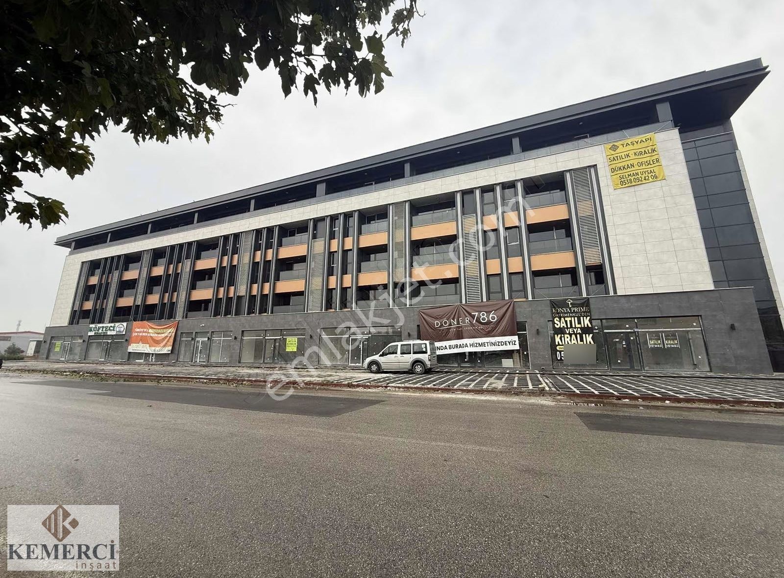 Kemerci'den Koncenter İş Merkezinde Kiralık Cadde Cephe Ofis - Görsel 2