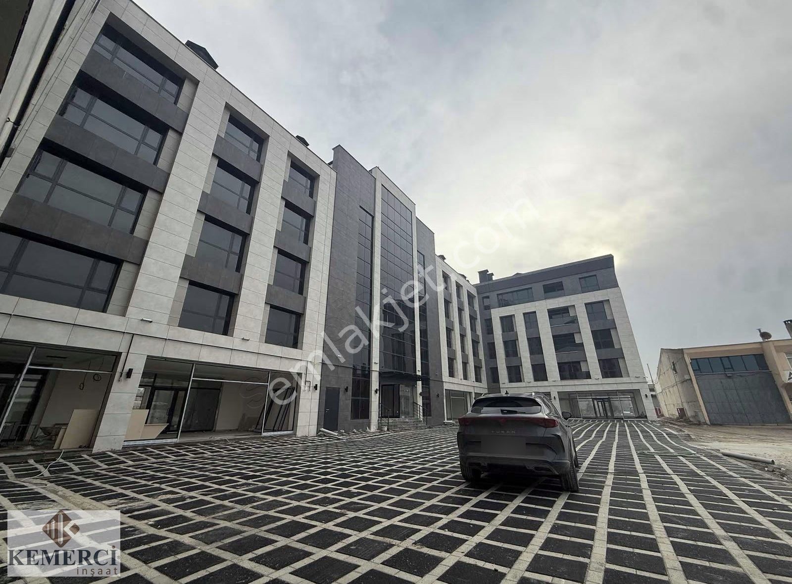 Koncenter İş Merkezinde Satılık Cadde Cepheli Dubleks Ofis - Görsel 4